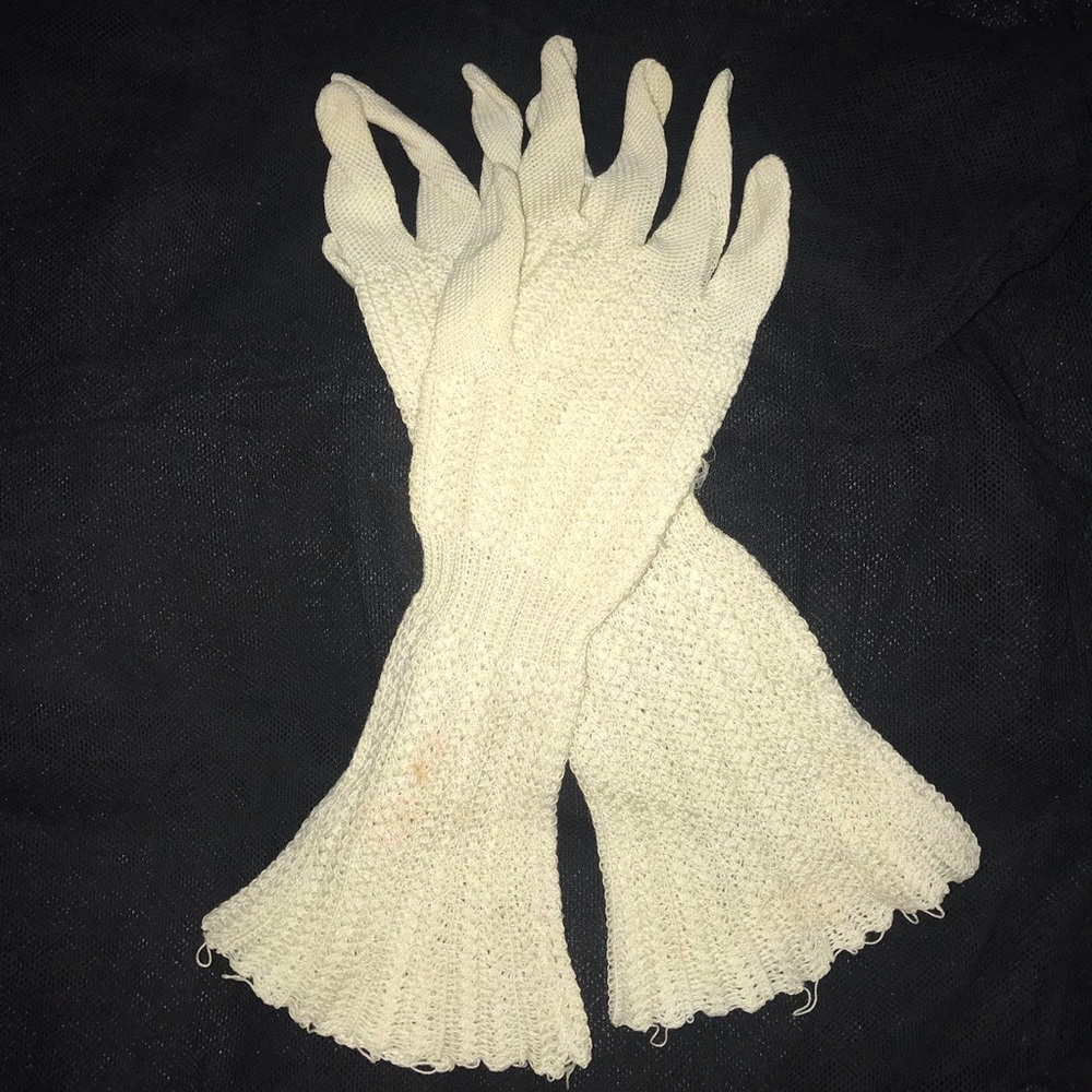 Vintage Ivory Knit Gloves